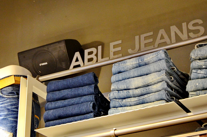 ABLE JEANS正大广场旗舰店——MG不朽情缘官网MA2030的时尚之旅